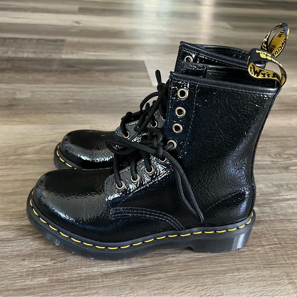 NEW Dr. Martens  Black Leather Boots Size 6 - Picture 10 of 10